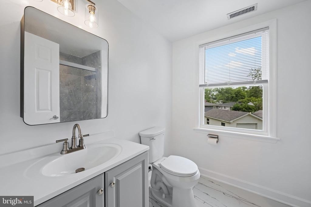 1520 Dorchester Avenue - Photo 21
