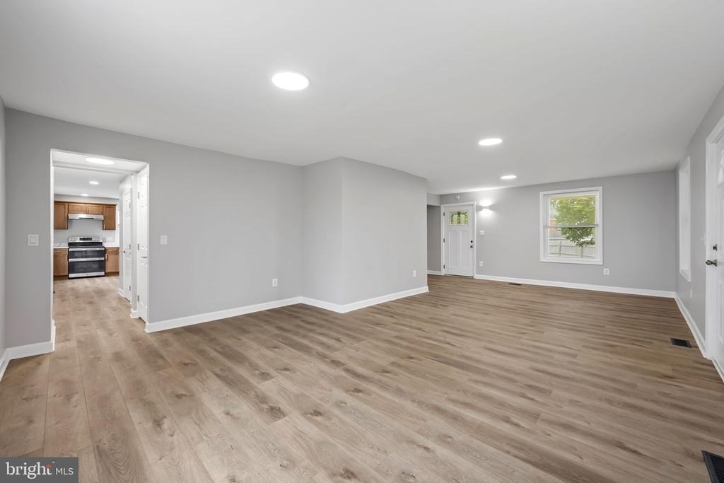 1520 Dorchester Avenue - Photo 7