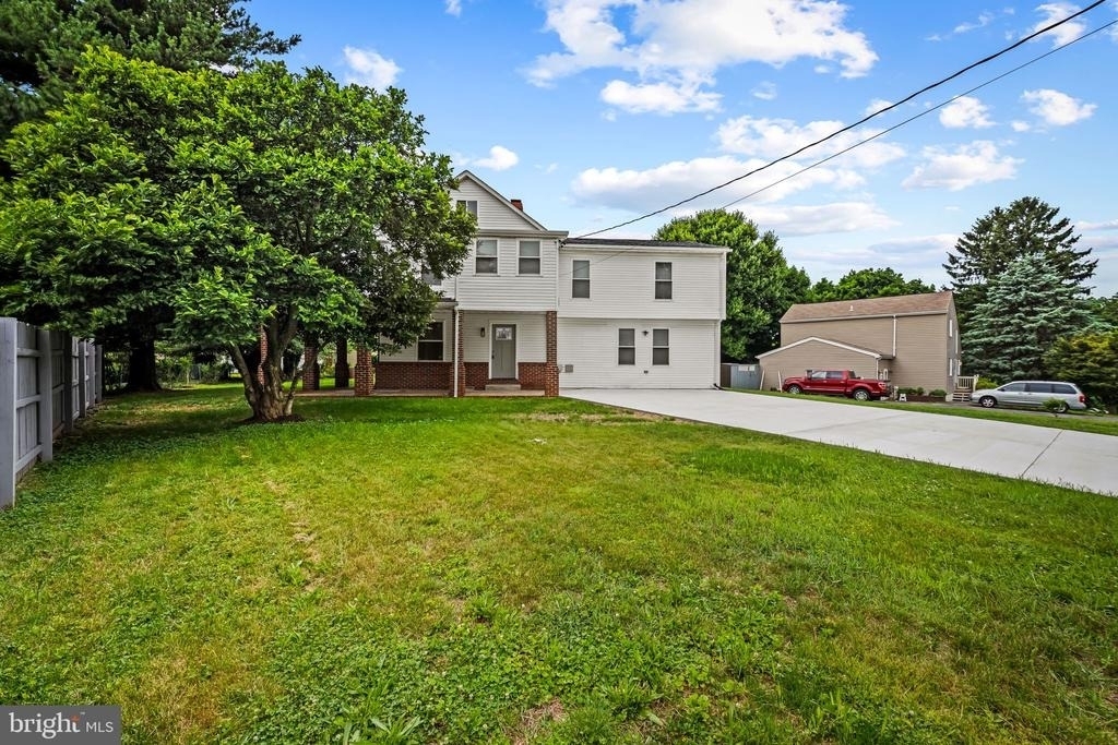 1520 Dorchester Avenue - Photo 1