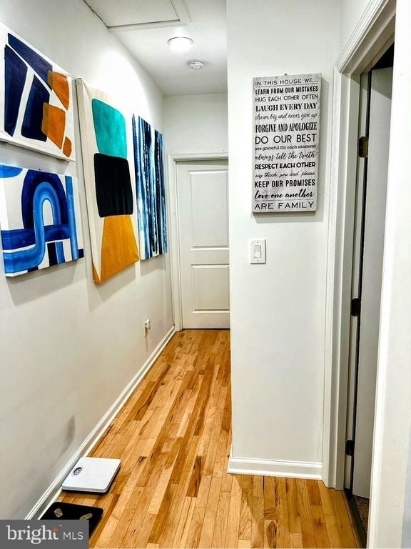 1529 N Bond Street - Photo 2