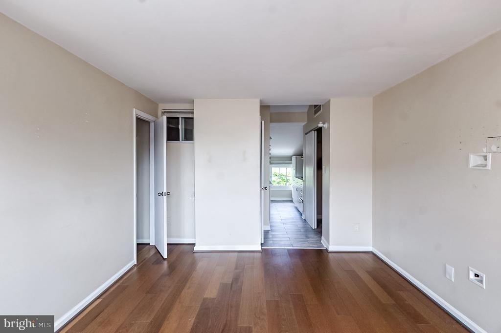 13 E Henrietta Street - Photo 2