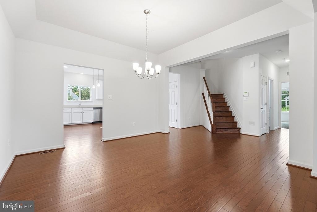 7906 Sibley Way - Photo 6