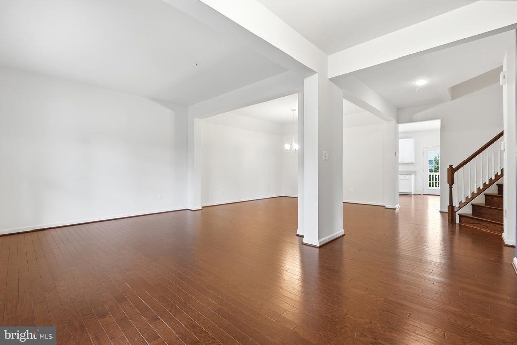 7906 Sibley Way - Photo 3