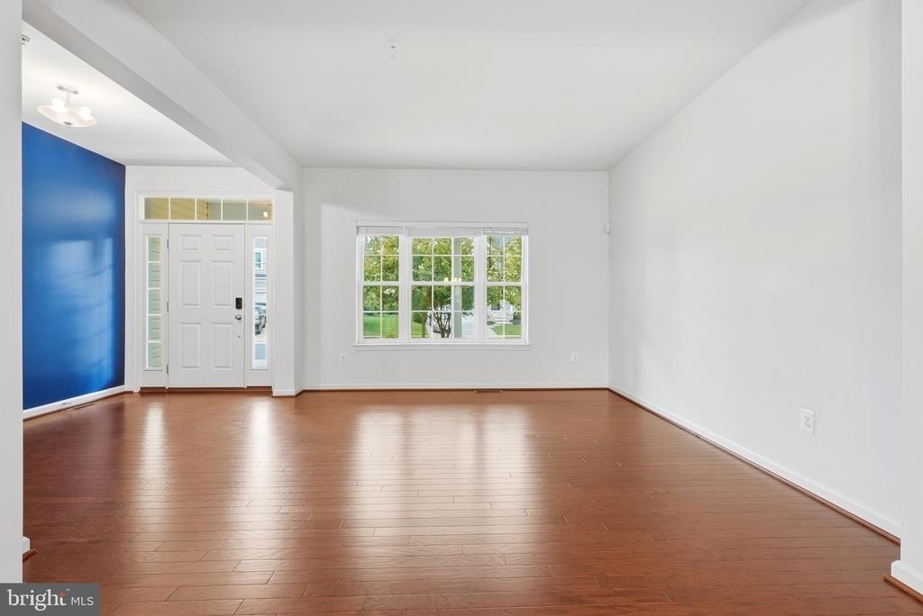 7906 Sibley Way - Photo 5