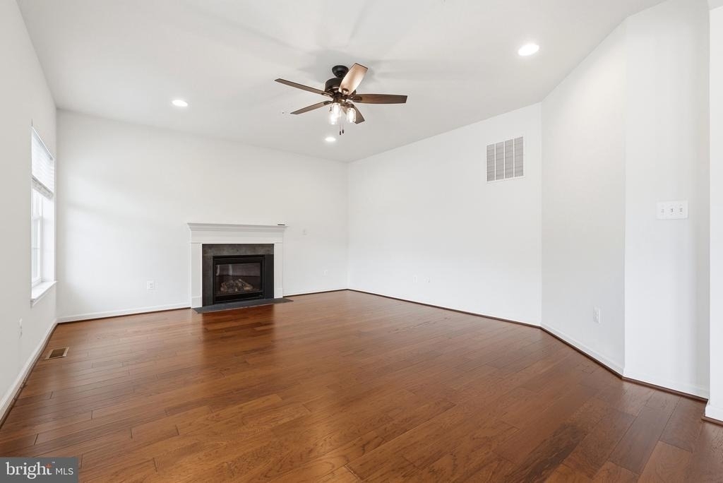 7906 Sibley Way - Photo 11