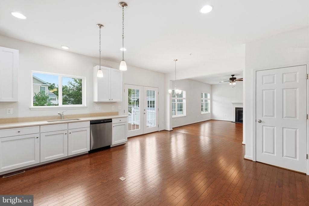 7906 Sibley Way - Photo 13