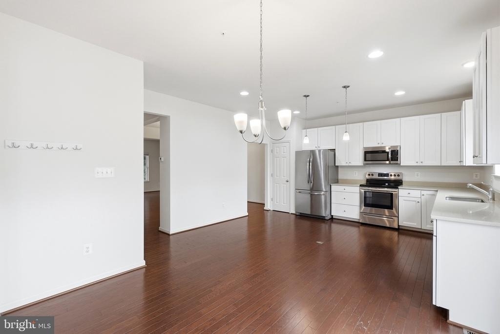 7906 Sibley Way - Photo 16
