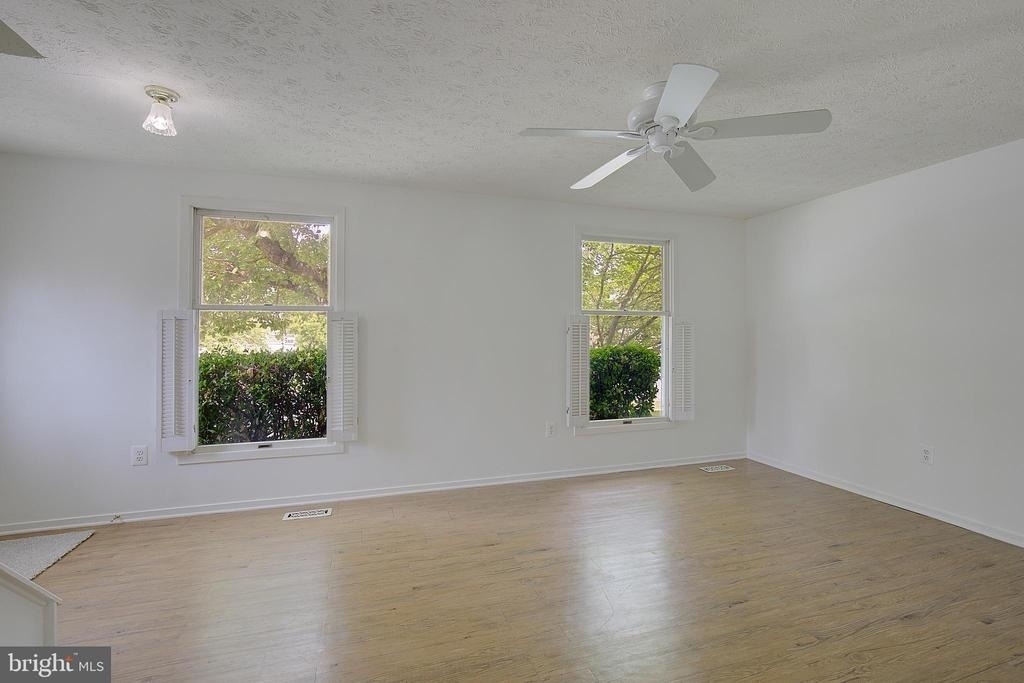 1623 Secretariat Drive - Photo 5