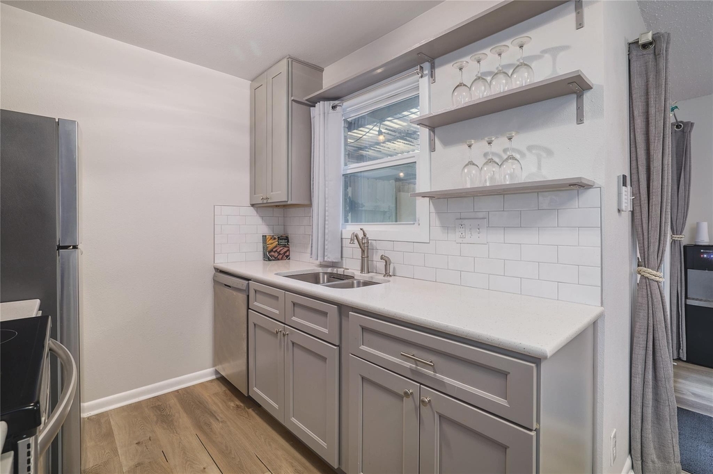 7406 Shadow Hill Dr - Photo 11