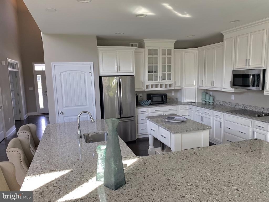 16285 Rockport Drive - Photo 2