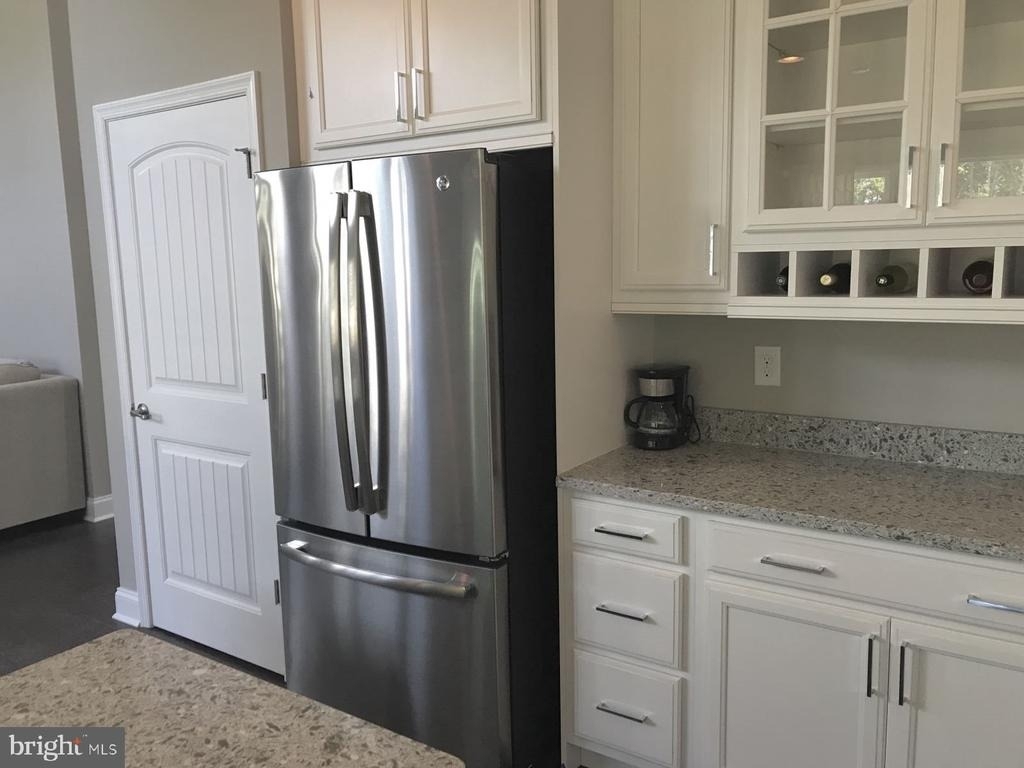 16285 Rockport Drive - Photo 4