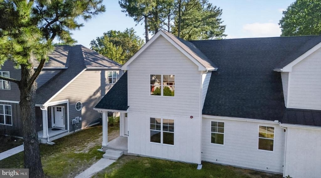 214 Chandler Street - Photo 2