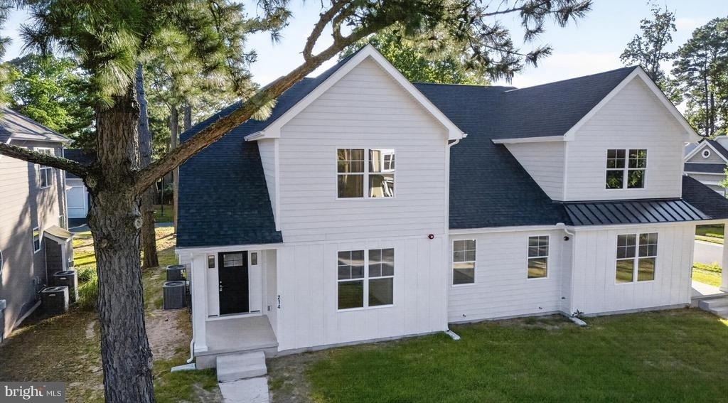 214 Chandler Street - Photo 3