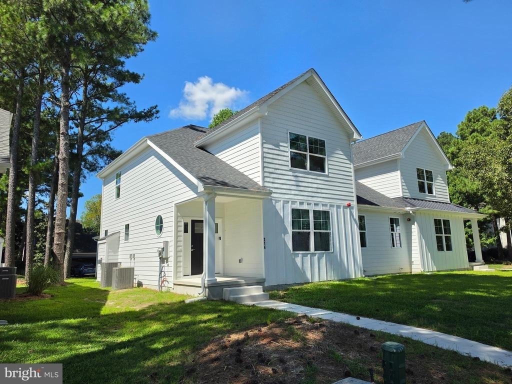 214 Chandler Street - Photo 1
