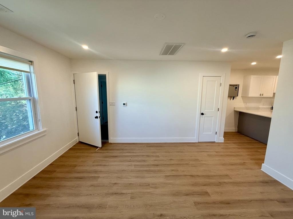 2920 8th Street Ne - Photo 4