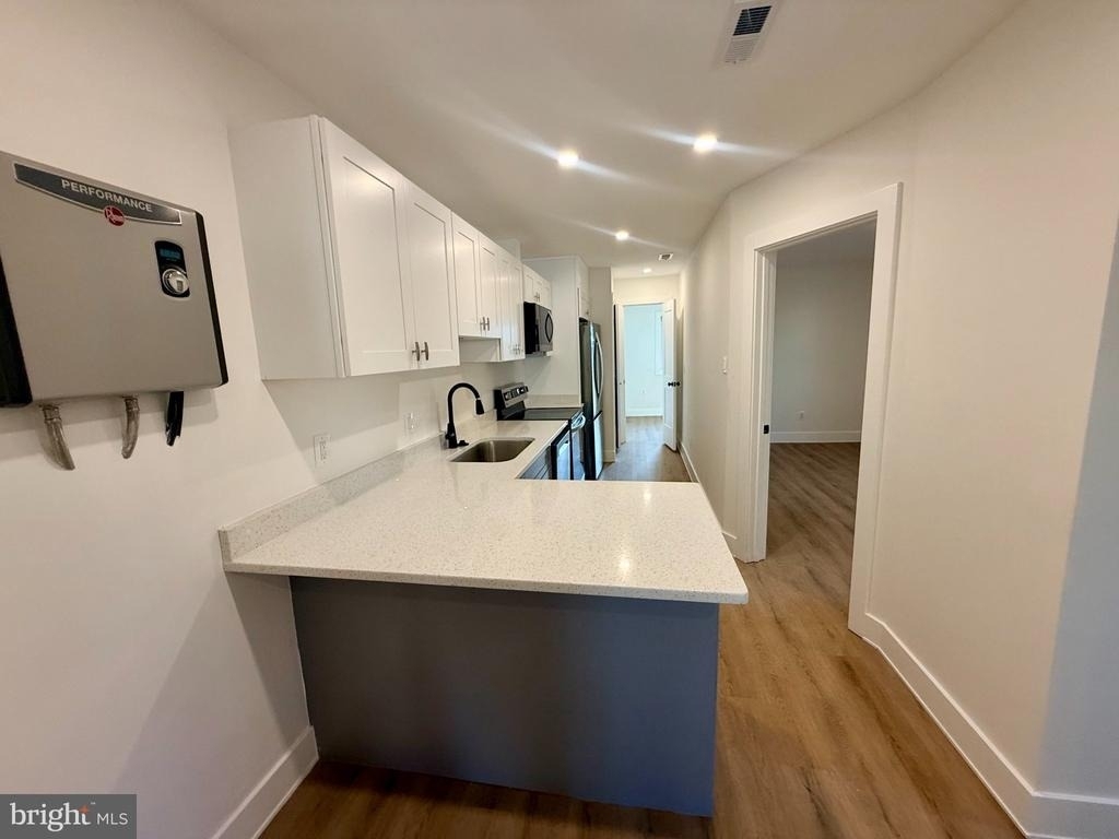2920 8th Street Ne - Photo 5