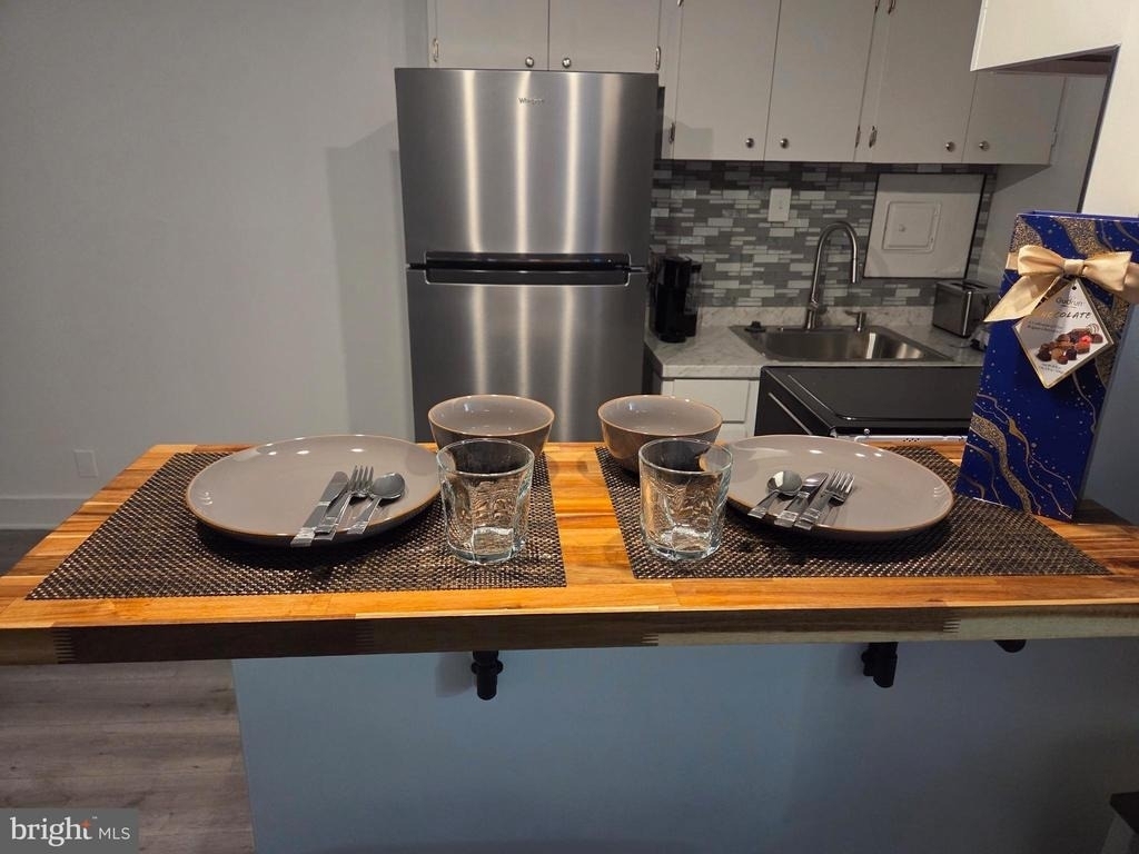 2201 L Street Nw - Photo 5