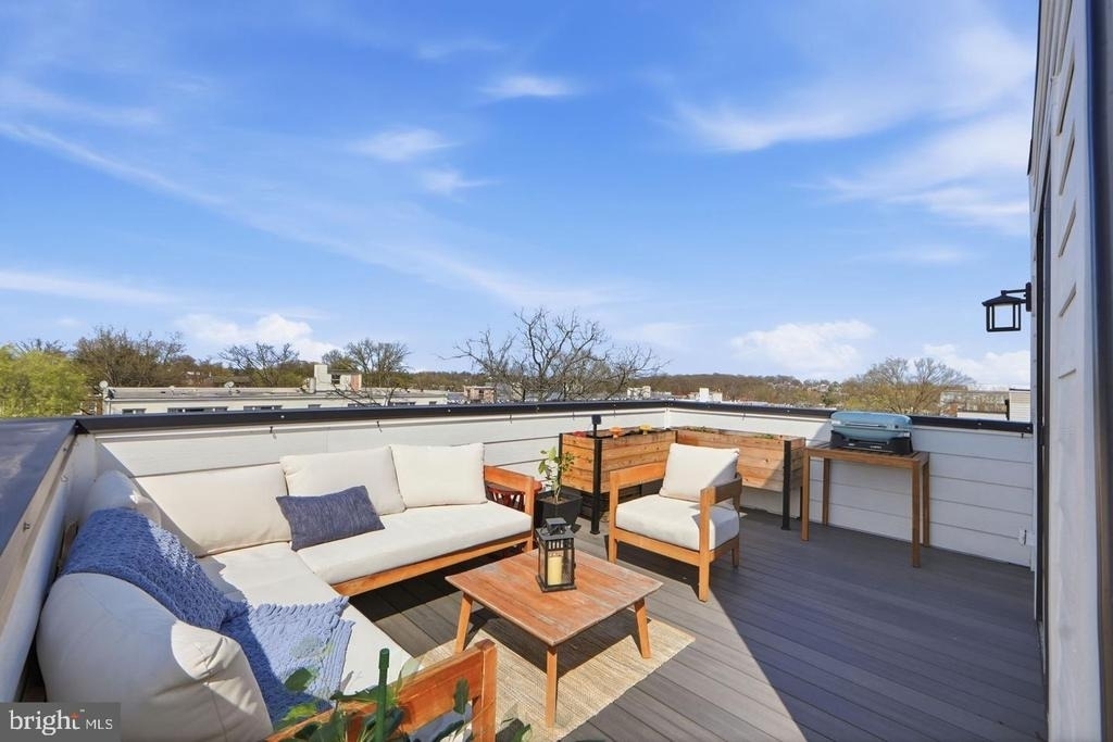 623 Kennedy Street Nw - Photo 0