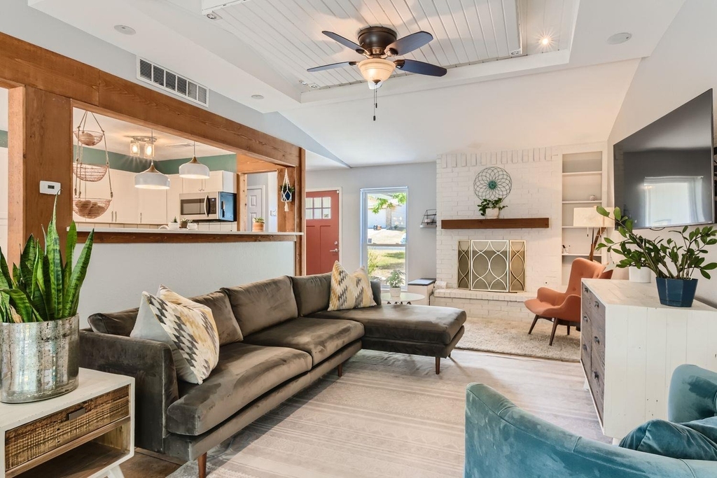 9639 Newfoundland Cir - Photo 0