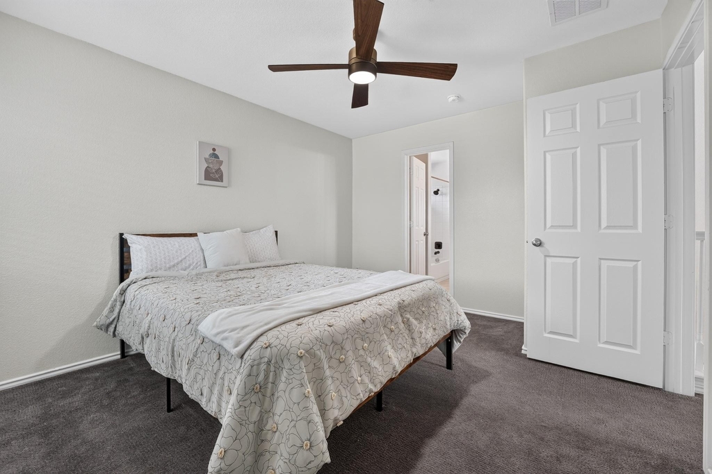 1703 Comfort Ln - Photo 25