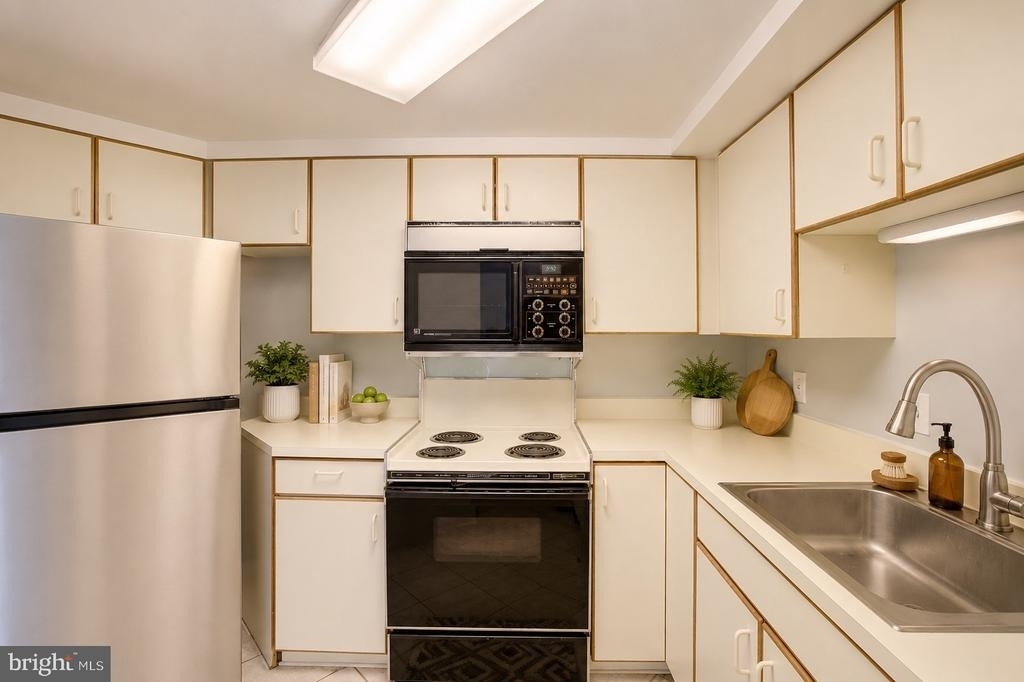 2111 Wisconsin Avenue Nw - Photo 4
