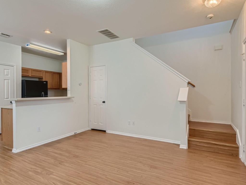 13913 Harris Ridge Blvd - Photo 4