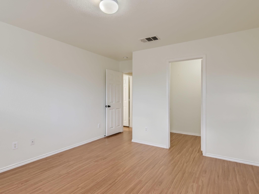 13913 Harris Ridge Blvd - Photo 12