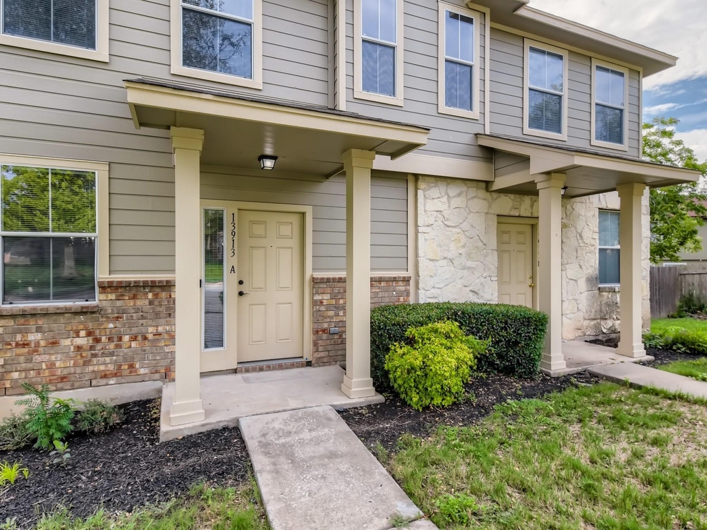 13913 Harris Ridge Blvd - Photo 1