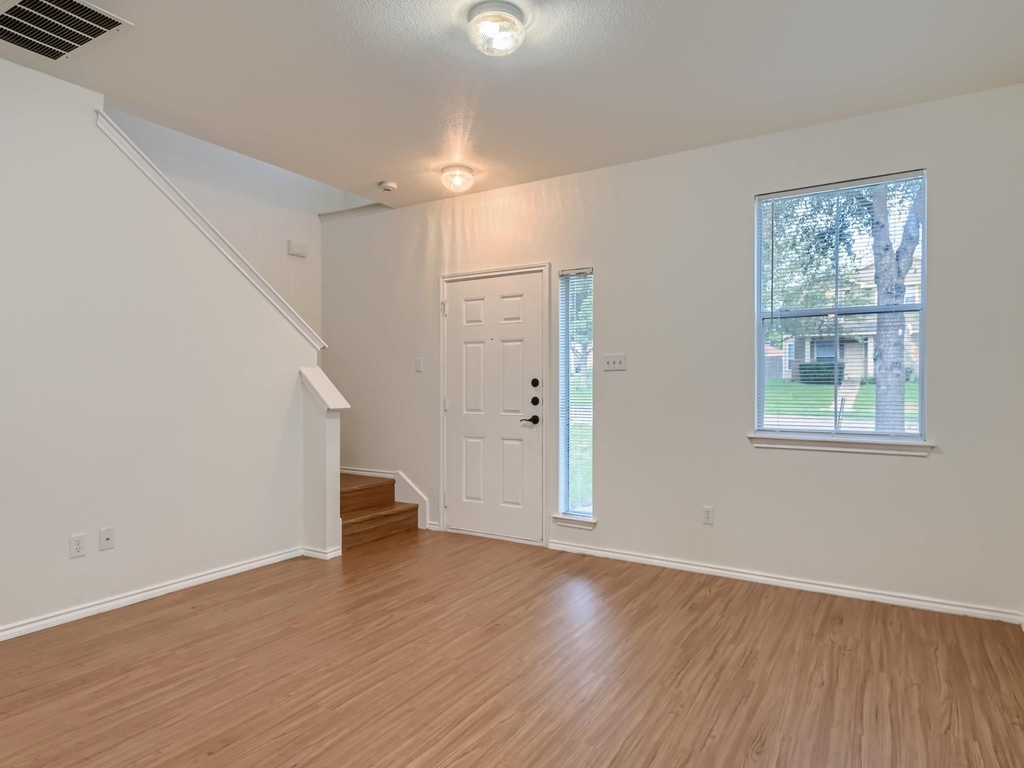 13913 Harris Ridge Blvd - Photo 3