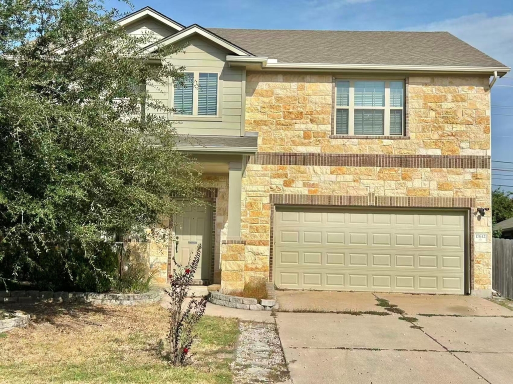 17612 Bridgefarmer Blvd - Photo 0
