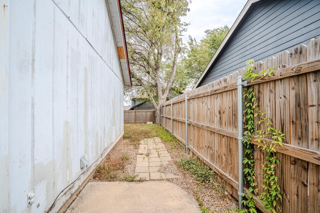 11906 Sunhillow Bnd - Photo 13