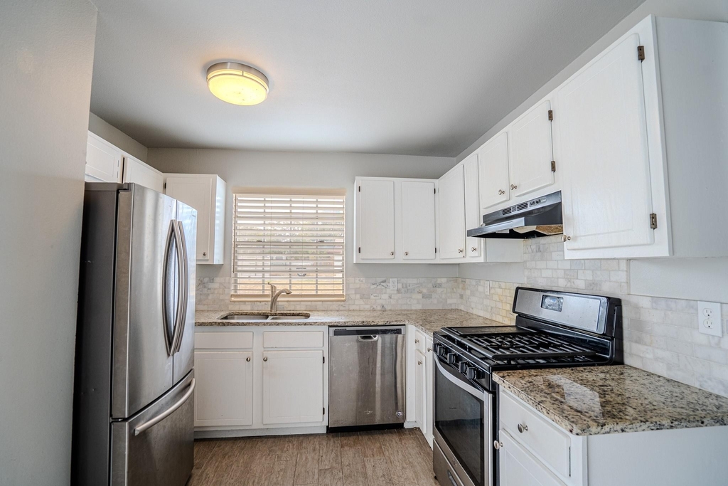 11906 Sunhillow Bnd - Photo 5