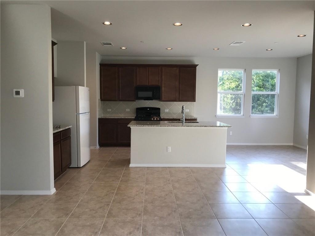 2800 Joe Dimaggio Blvd - Photo 8