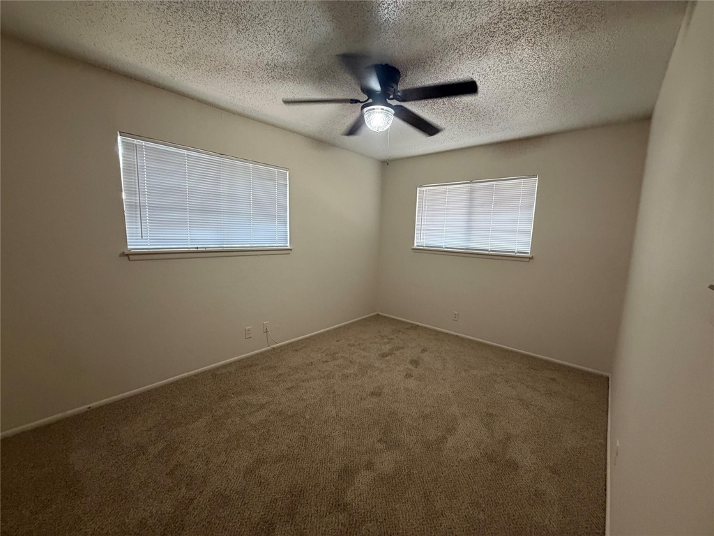 421 Live Oak St - Photo 9