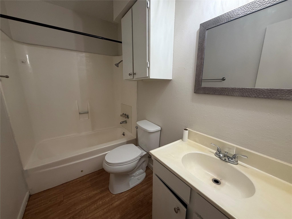 421 Live Oak St - Photo 10