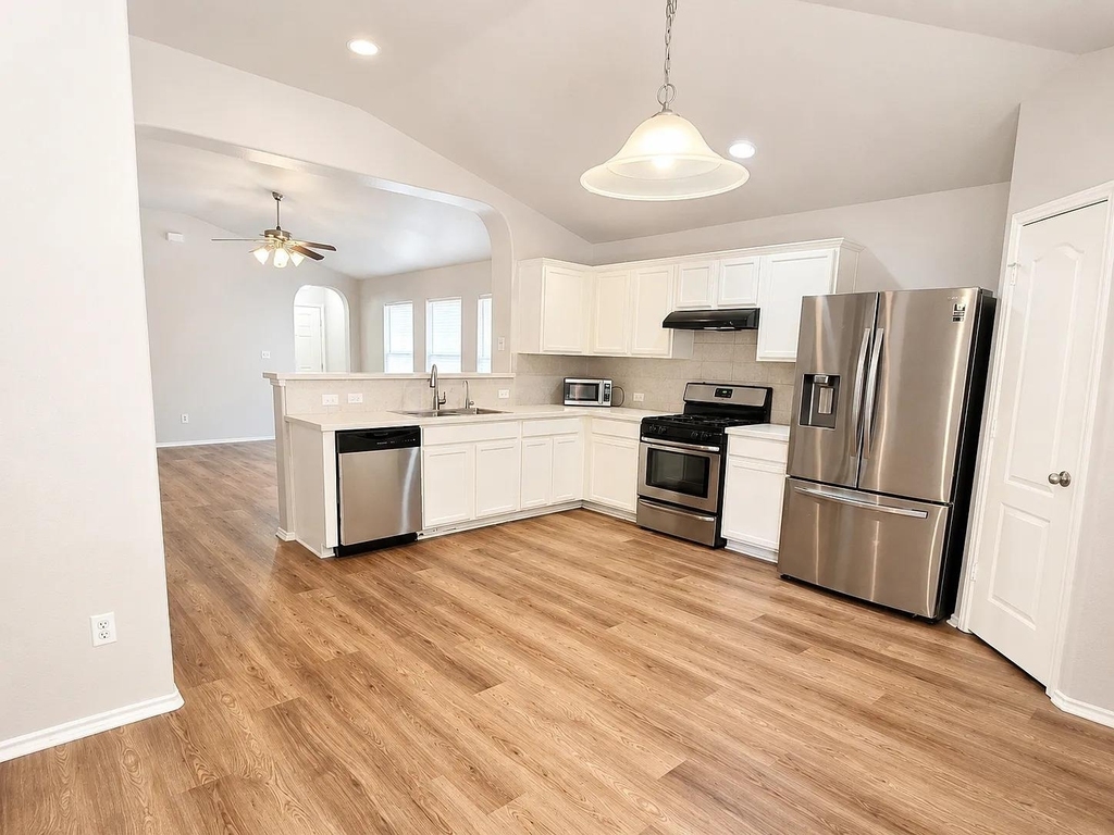 3101 Barksdale Dr - Photo 4