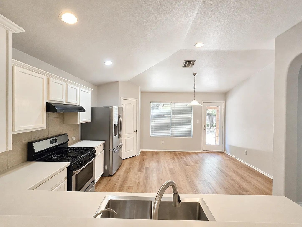 3101 Barksdale Dr - Photo 1