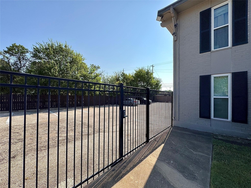 7945 Gault St - Photo 17