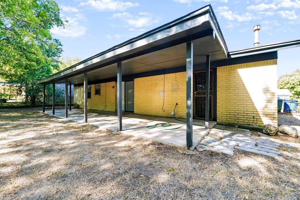 301 Carothers St - Photo 17