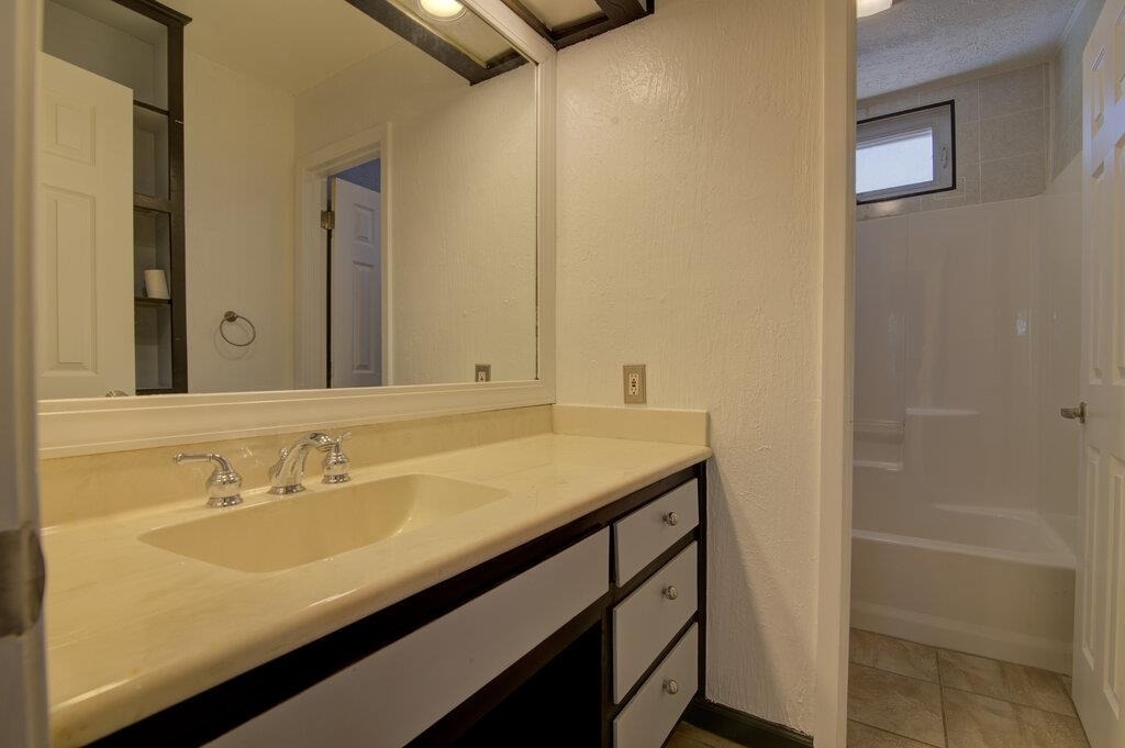 1807 Briar Hill Dr - Photo 22