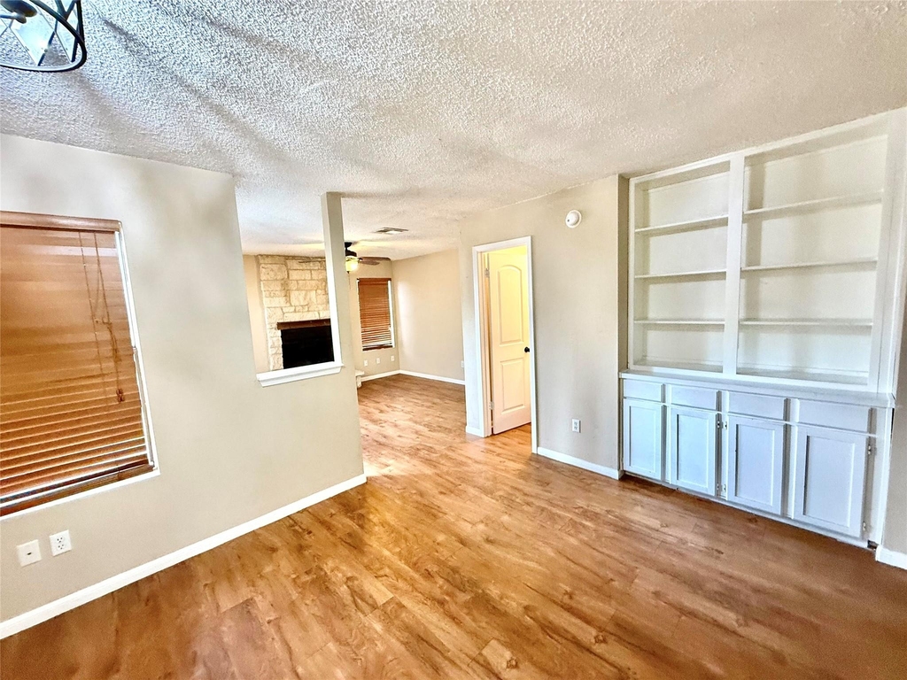 8811 Schick Rd - Photo 3