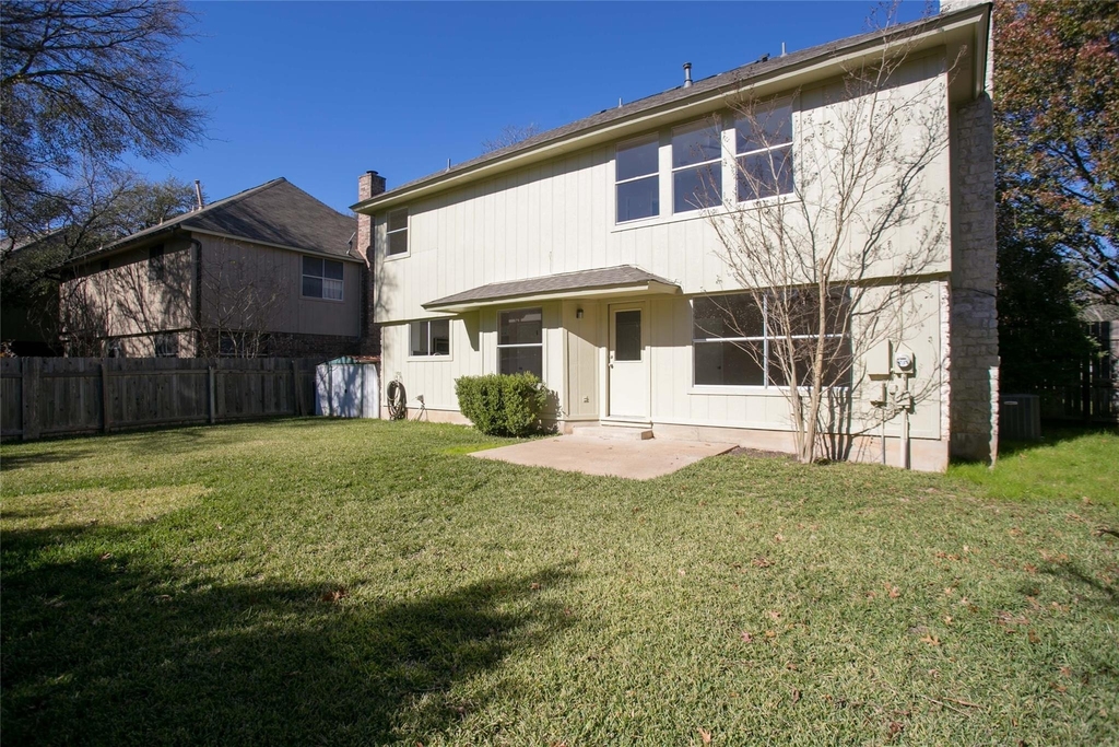 7901 Taranto Dr - Photo 29