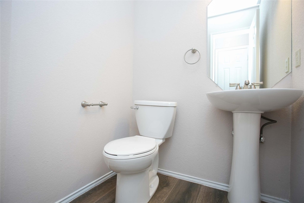 7901 Taranto Dr - Photo 8
