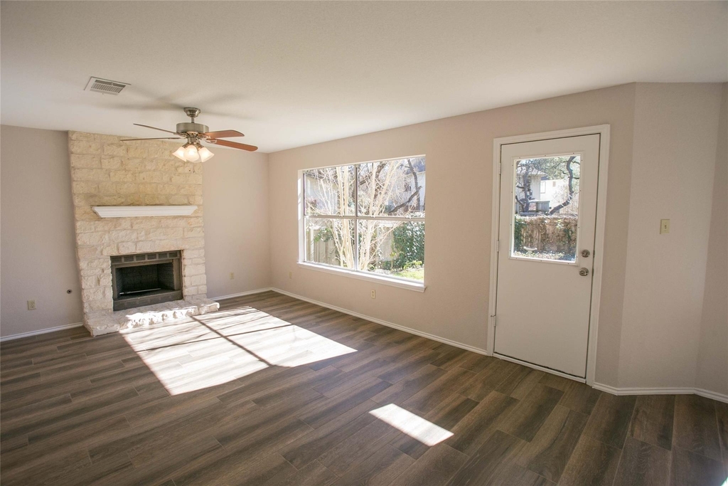 7901 Taranto Dr - Photo 9