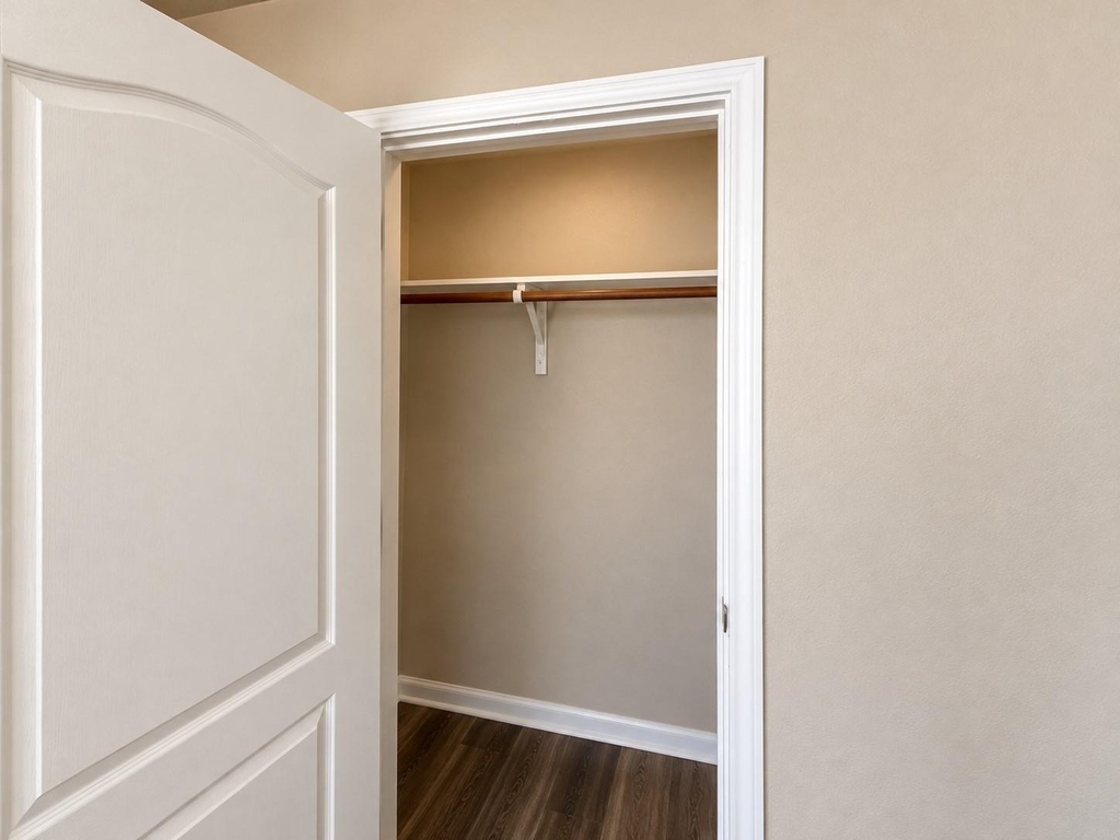 243 Devonshire Dr - Photo 11