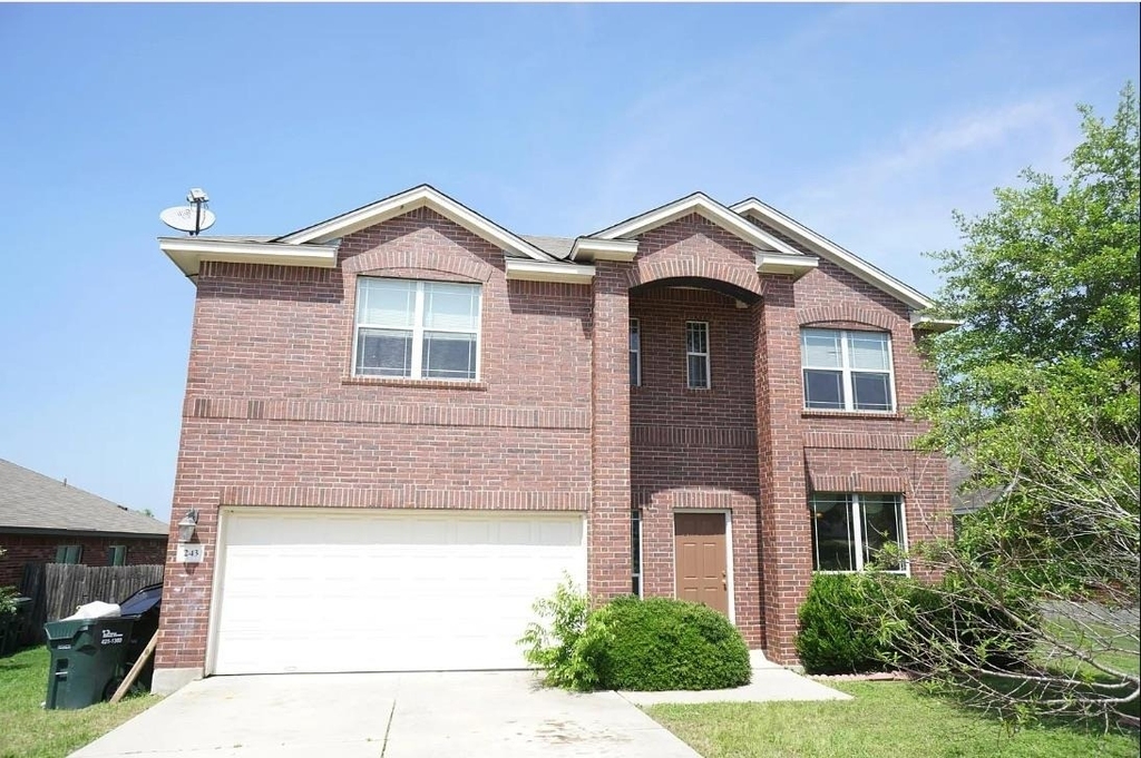 243 Devonshire Dr - Photo 0