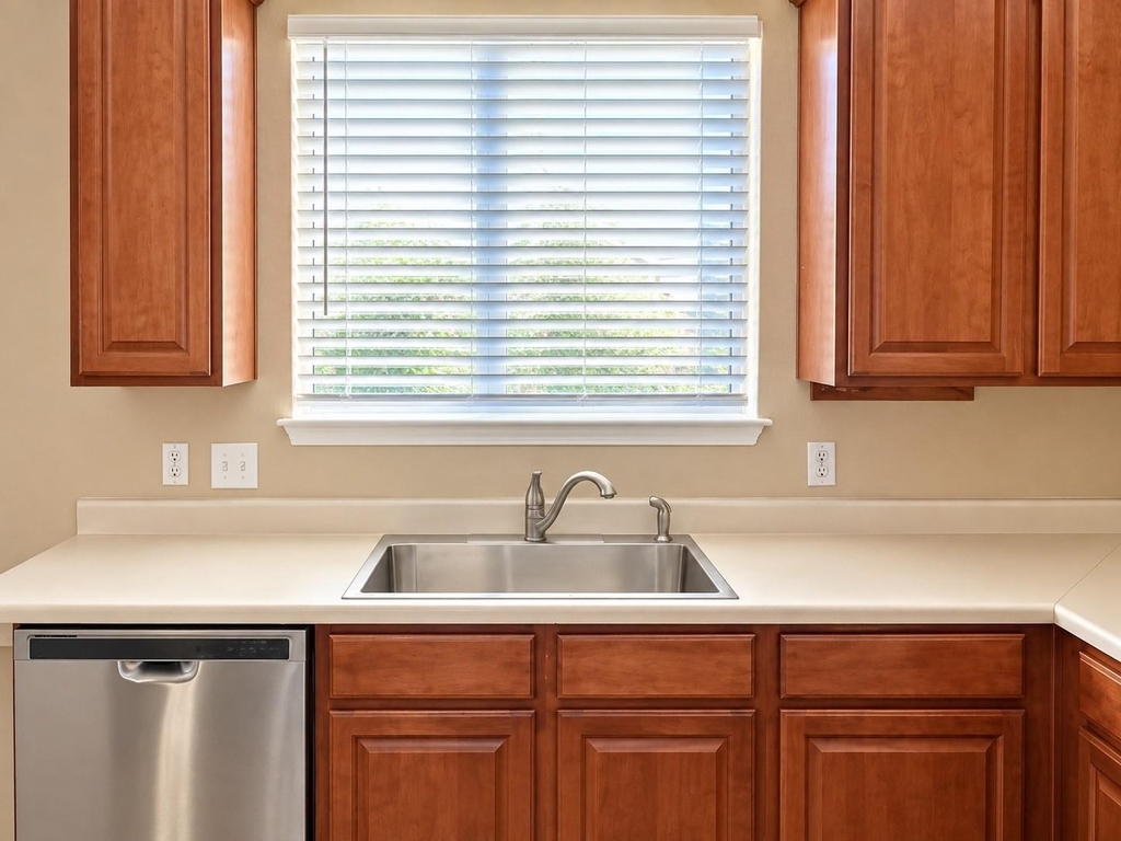 243 Devonshire Dr - Photo 4