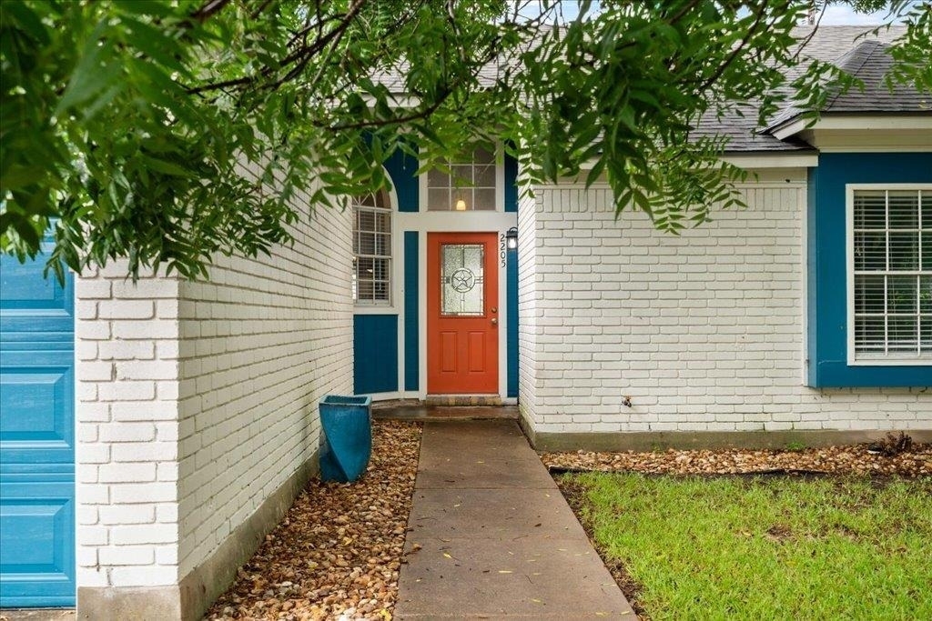 2205 Cedar Branch Dr - Photo 2