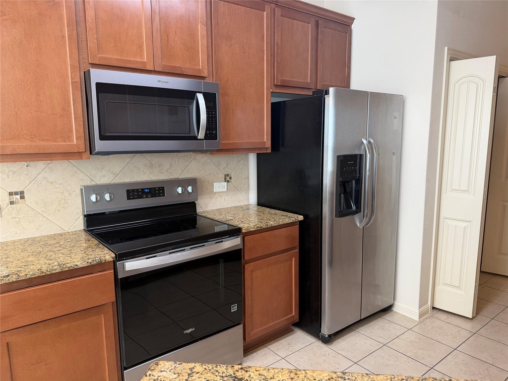 2410 Great Oaks Dr - Photo 8