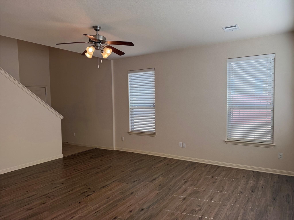 2410 Great Oaks Dr - Photo 4